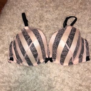 Victoria’s Secret very sexy push up bra